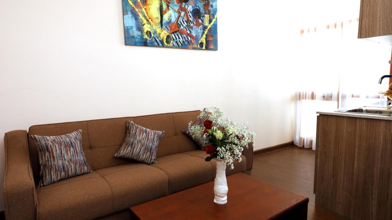 Black Horse Hotel Apartment Addis-Abeba Extérieur photo