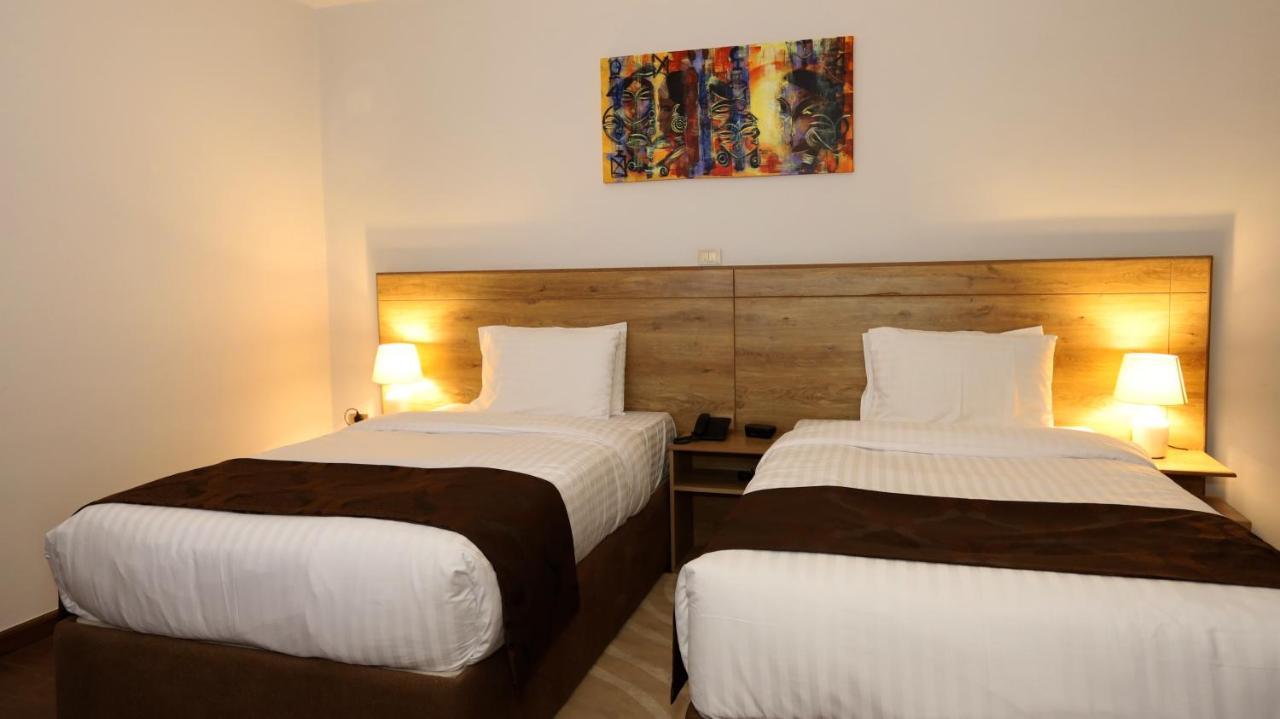 Black Horse Hotel Apartment Addis-Abeba Extérieur photo