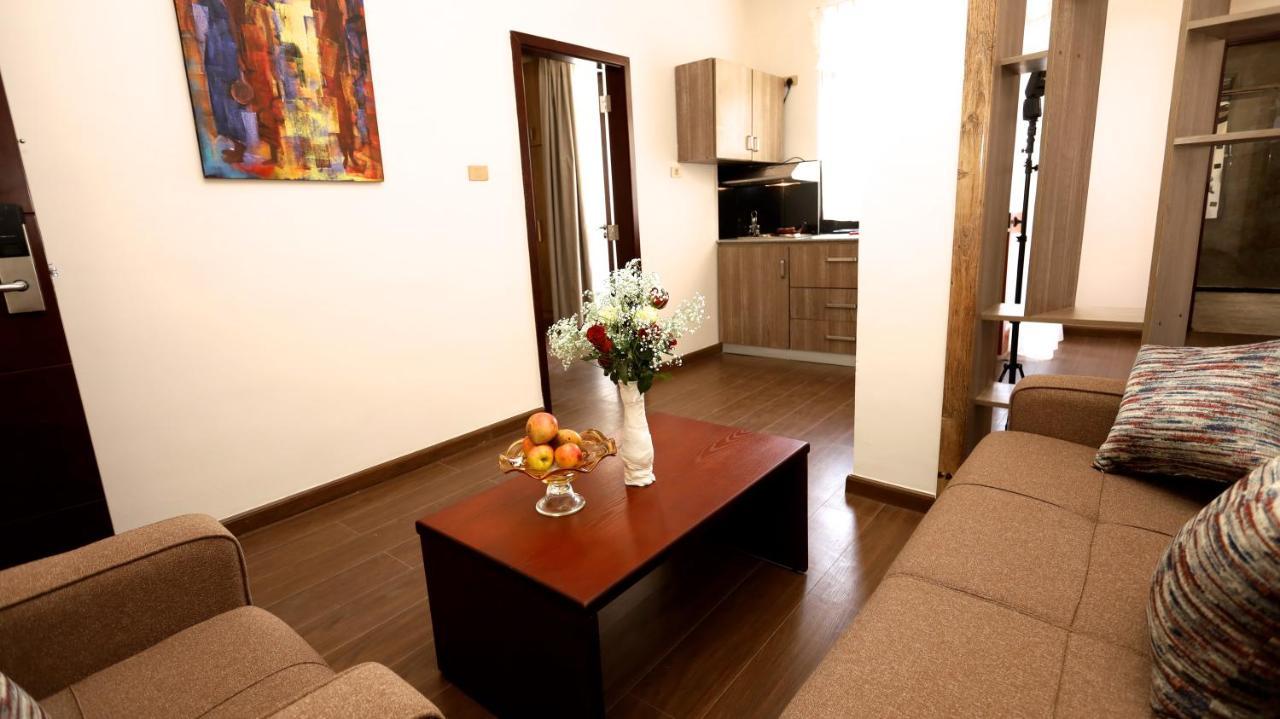 Black Horse Hotel Apartment Addis-Abeba Extérieur photo