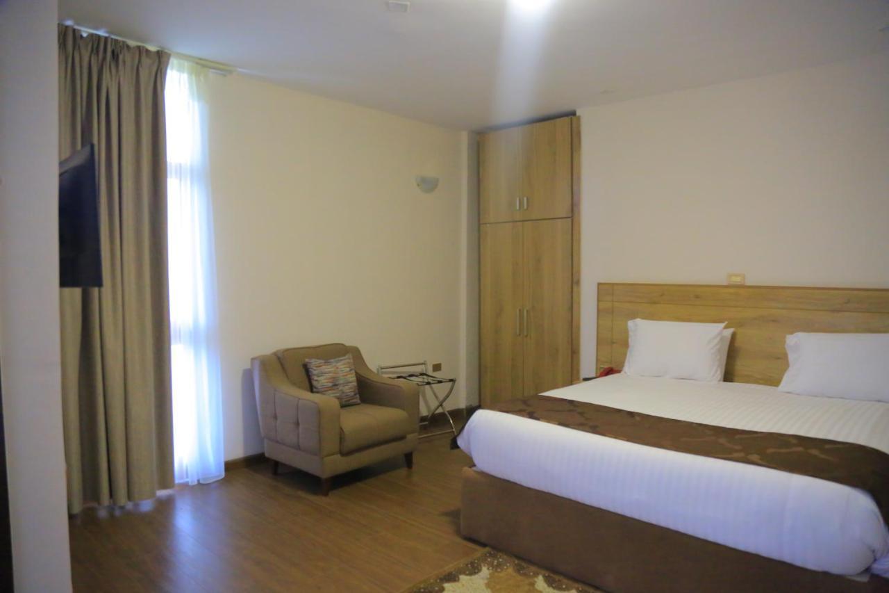 Black Horse Hotel Apartment Addis-Abeba Extérieur photo