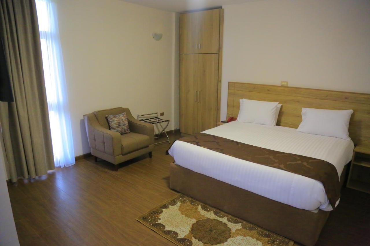 Black Horse Hotel Apartment Addis-Abeba Extérieur photo
